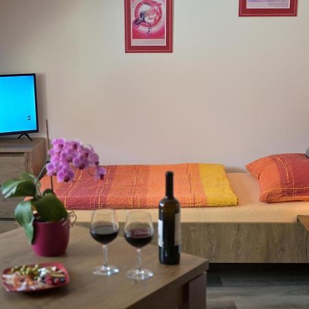 Penzion A Wellness U Trebonske Madony Eksteriør billede